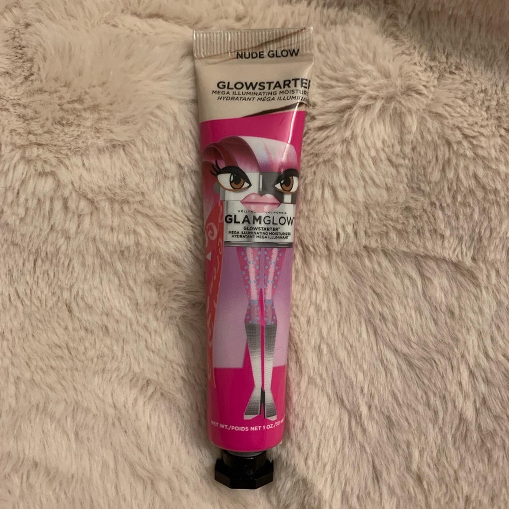 SOLD- New Travel Size Glamglow Glowstarter in Nude